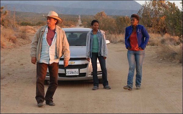 Edward James Olmos, Lisa Gay Hamilton and Yolonda Ross in John Sayles' movie Go For Sisters