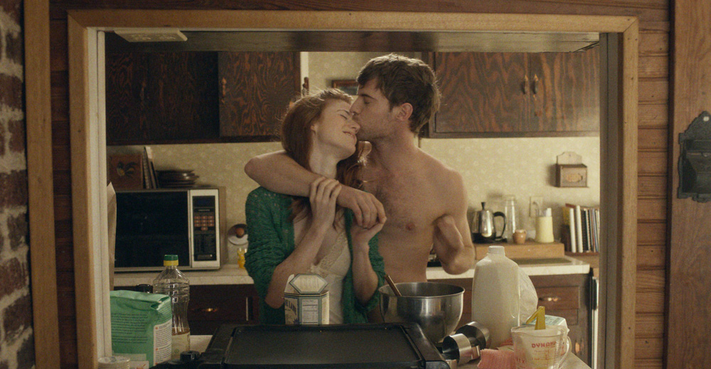 Rose Leslie and Harry Treadaway in "Honeymoon"