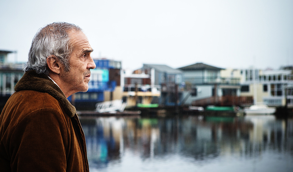 Pepe Serna in "Man From Reno"