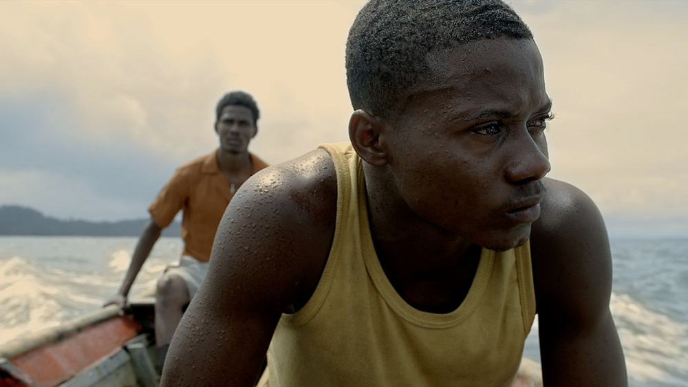 Jarlin Javier Martinez and Cristian Advincula in "Manos Sucias"