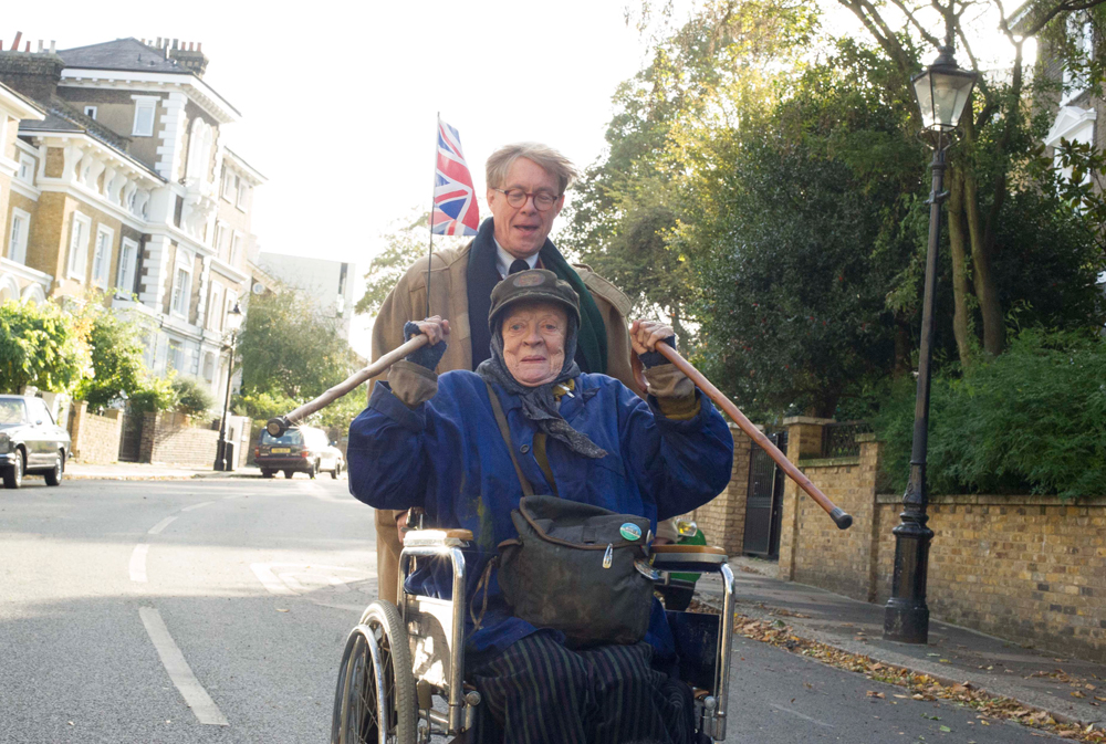 Alex Jennings and Maggie Smith in "The Lady in the Van"
