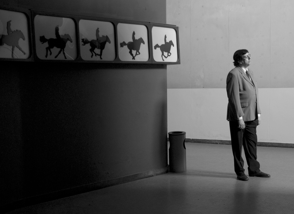 Jorge Jellinek in Federico Veiroj's "A Useful Life"