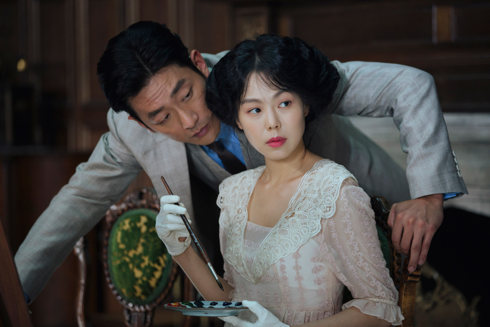 Ha Jung-woo and Kim Min-hee in "The Handmaiden"