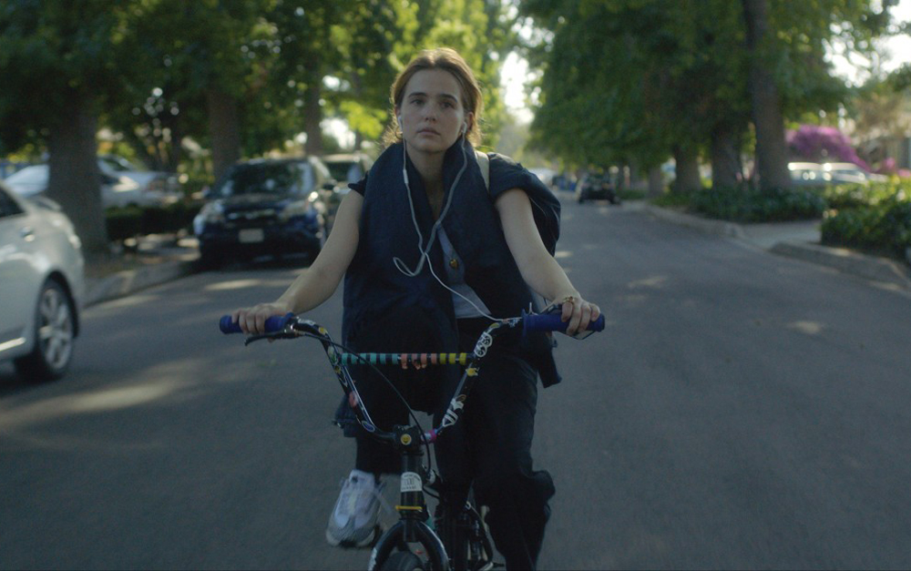 Zoey Deutch in "Flower"