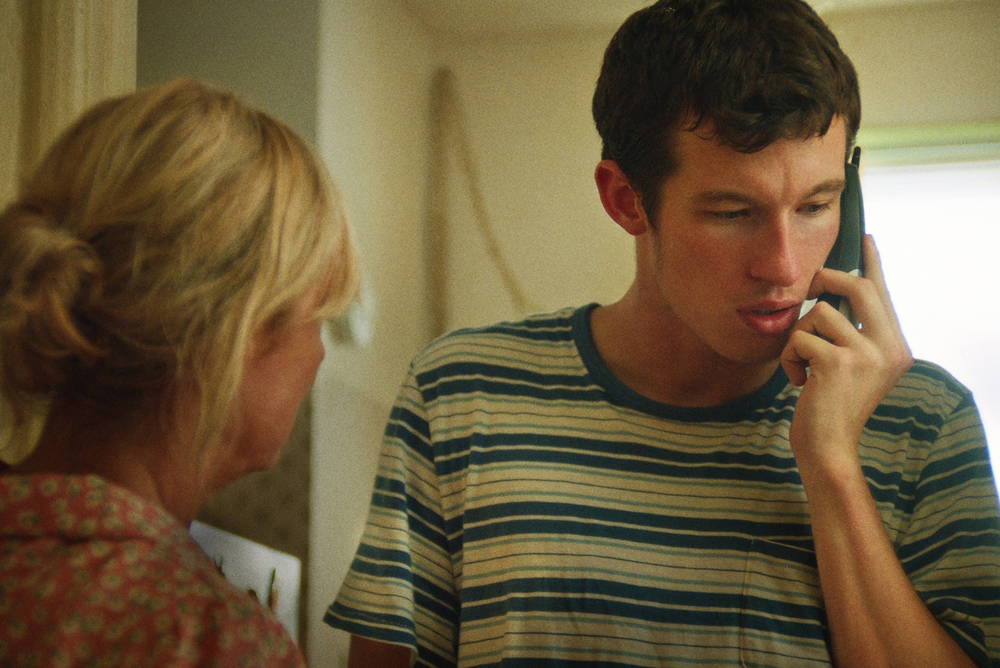 Callum Turner in "Tramps"