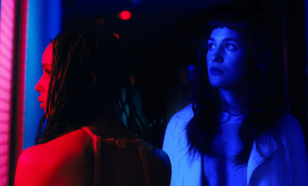Lola Kirke and Zoe Kravitz in "Gemini"