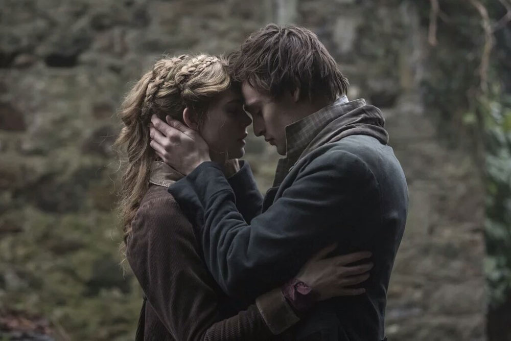 Douglas Booth and Elle Fanning in "Mary Shelley"