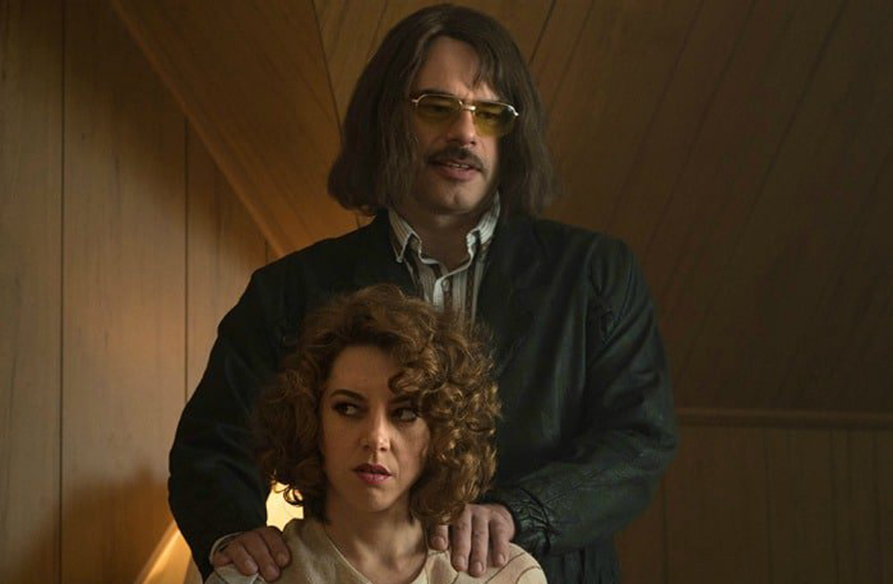 Jemaine Clement and Aubrey Plaza in "An Evening with Beverly Luff Linn"