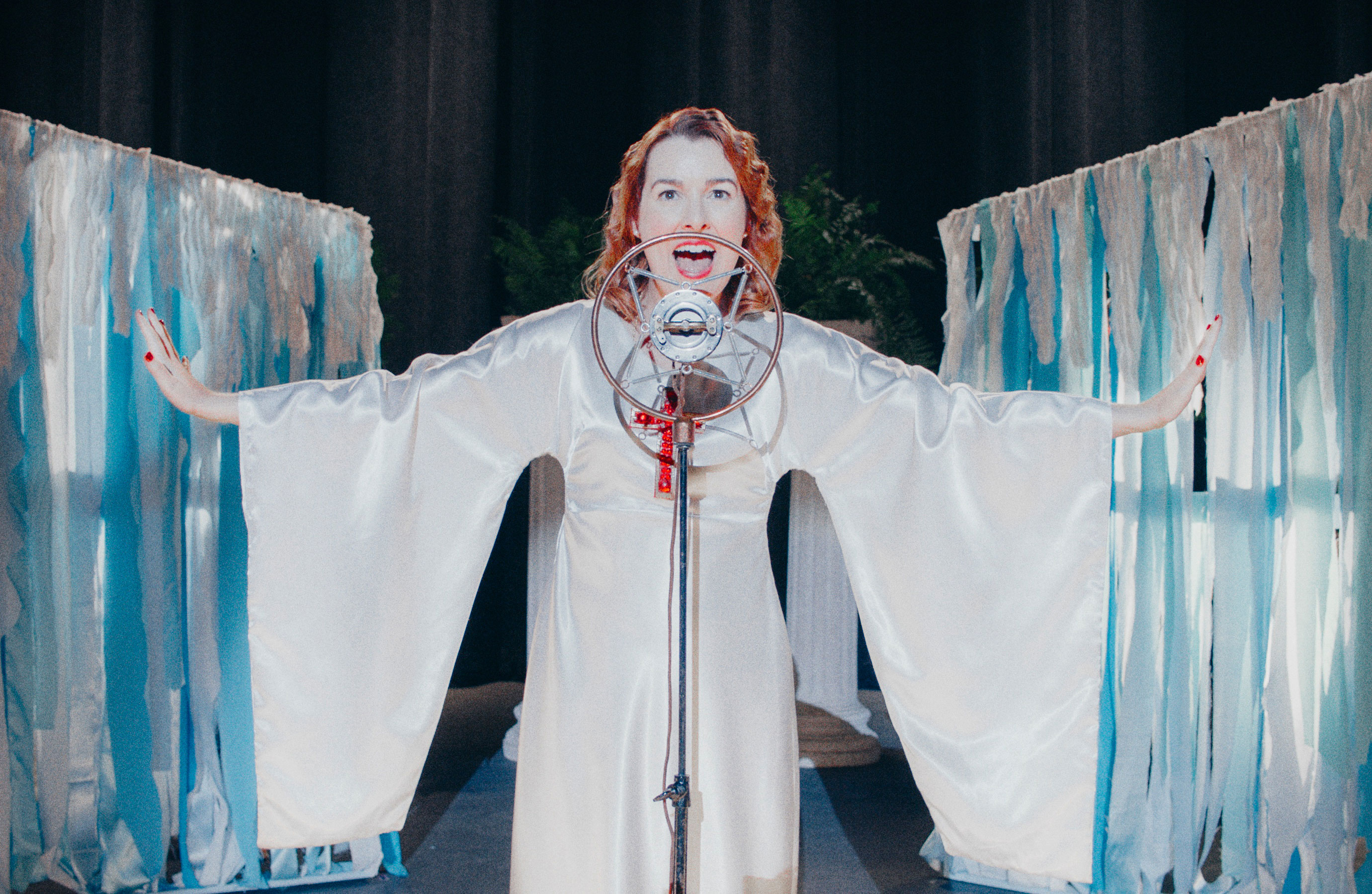 Anna Margaret Hollyman in "Sister Aimee"
